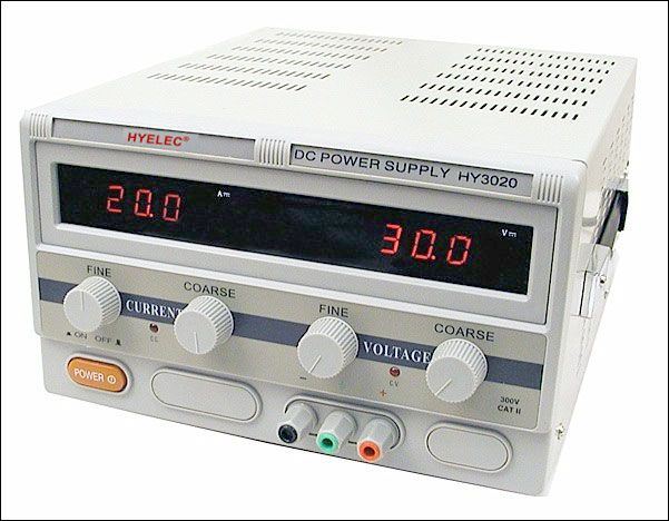Laboratorní zdroj PeakMeter HY3020E 0-30V/0-20A