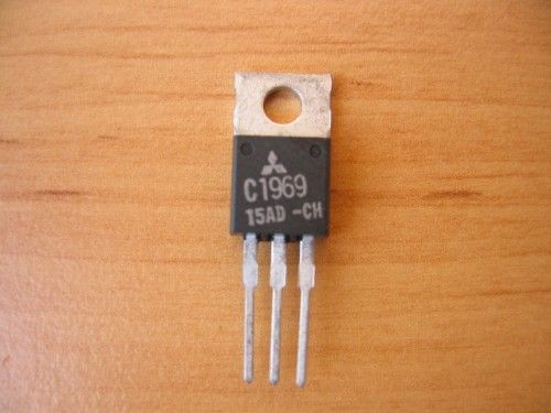 Koncový tranzistor 2SC1969